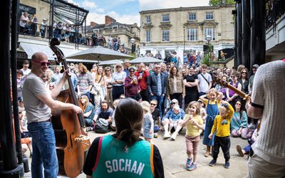 Point of view from band at Montpellier courtyard with full crowd