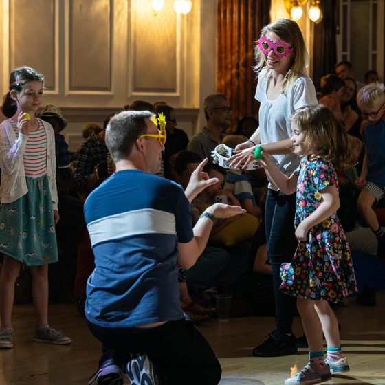 kids dancing at family concert mf25
