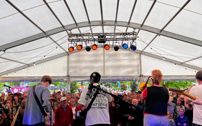 Free stage artists and crowd