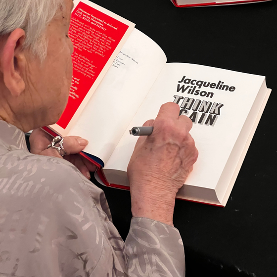 Jacqueline Wilson signing book