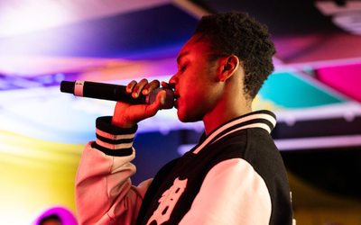 Performer on VOICEBOX stage