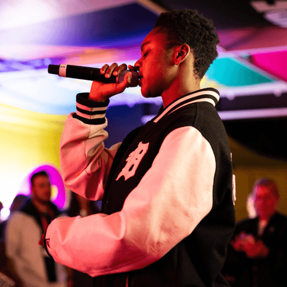 Performer on VOICEBOX stage